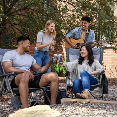 صندلی کمپینگ خنک‌کننده قابل حمل با طراحی ارگونومیک و پد خنک‌کننده جداشونده برای فعالیت‌ها و رویدادهای راحت در فضای باز